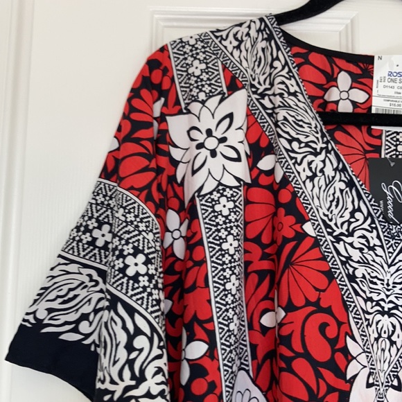 Women’s Top - Picture 2 of 2